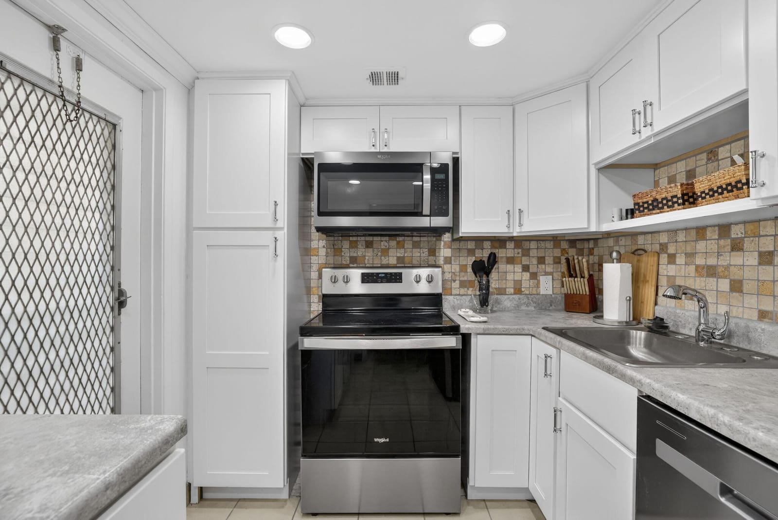 3150 N Palm Aire Drive 108 — photo 4