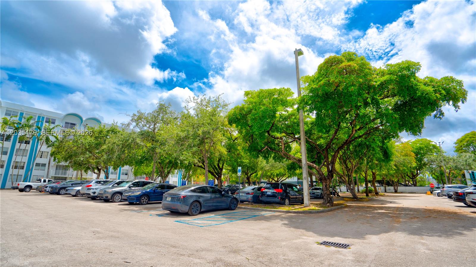482 NW 165th St Road A605, Miami, FL 33169, Miami