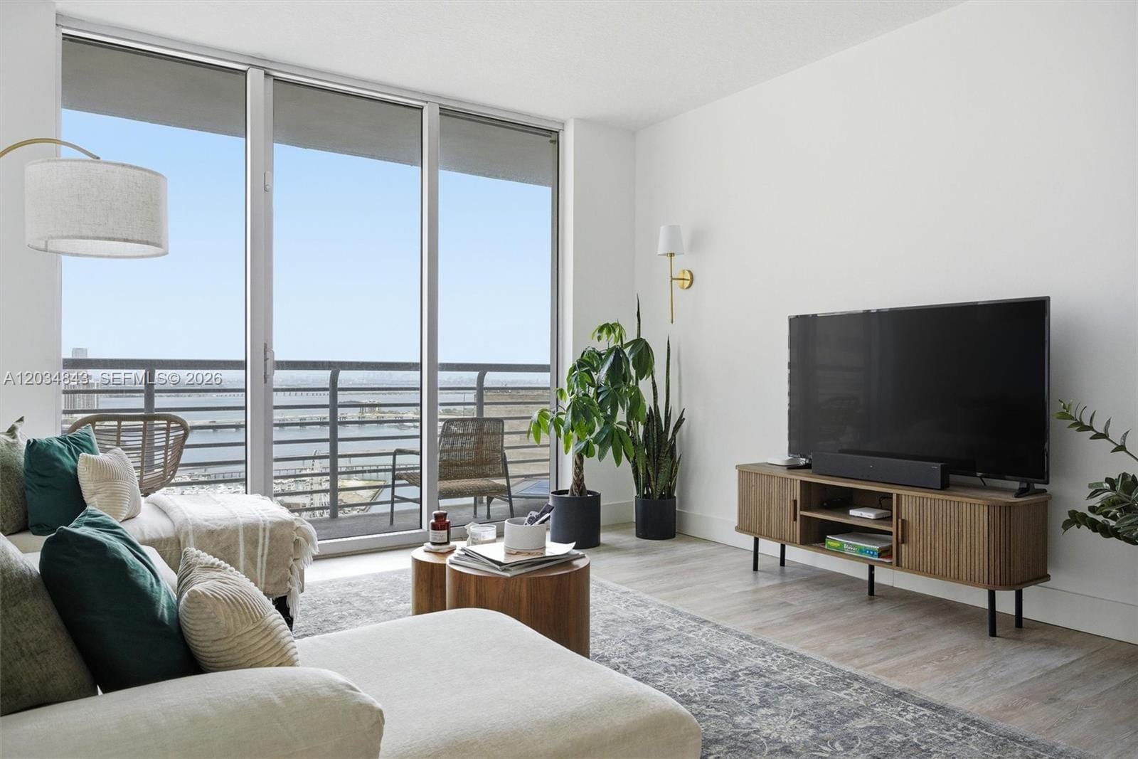 325 S Biscayne Boulevard 4022 — photo 3