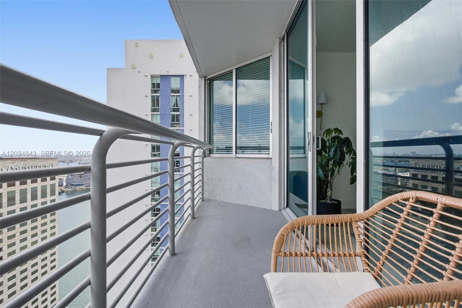 325 S Biscayne Boulevard 4022 — photo 5