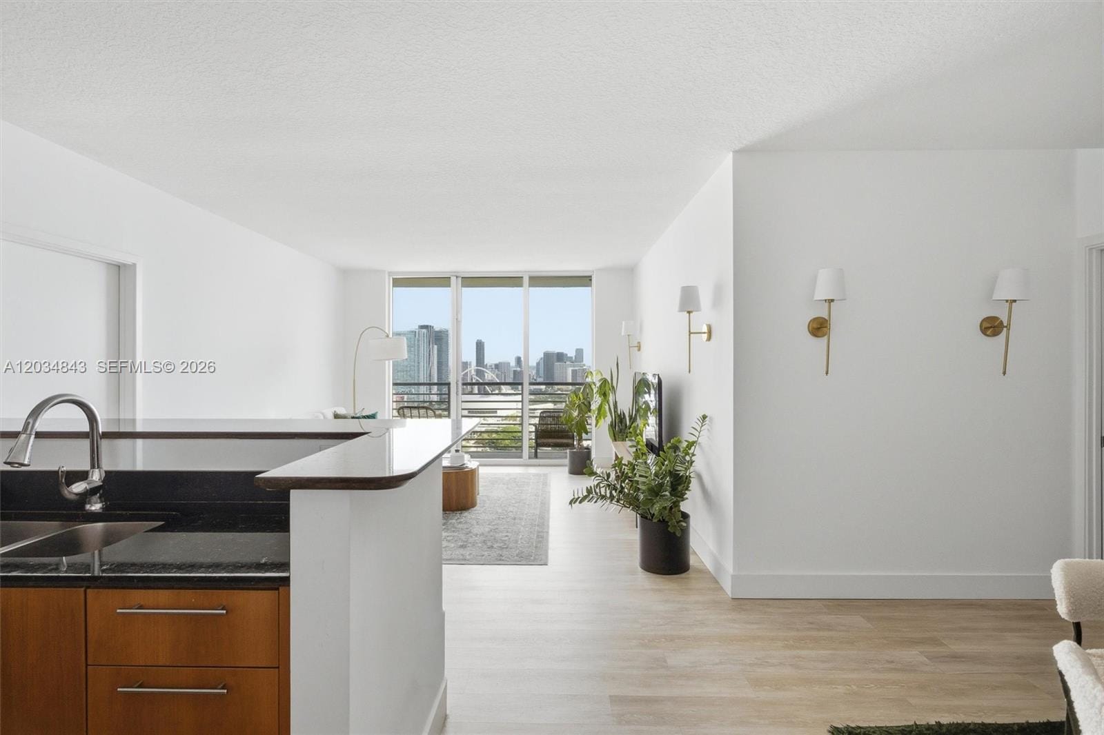 325 S Biscayne Boulevard 4022 — photo 7