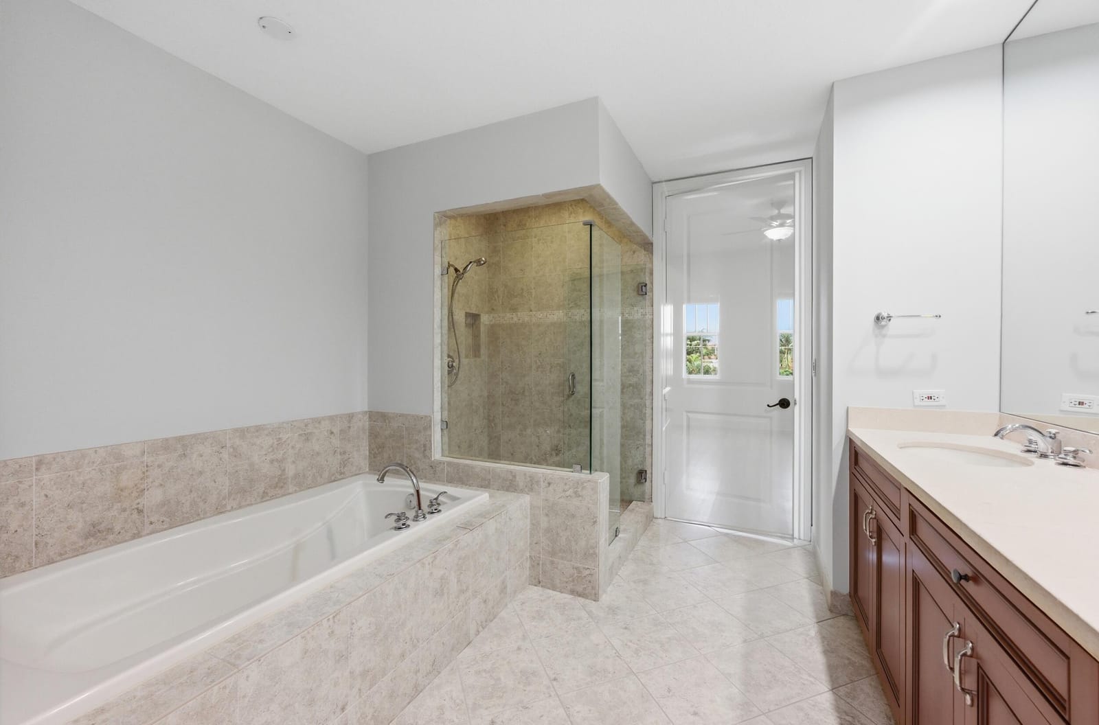200 NE 2nd Avenue 316, Delray Beach, FL 33444 photo 18