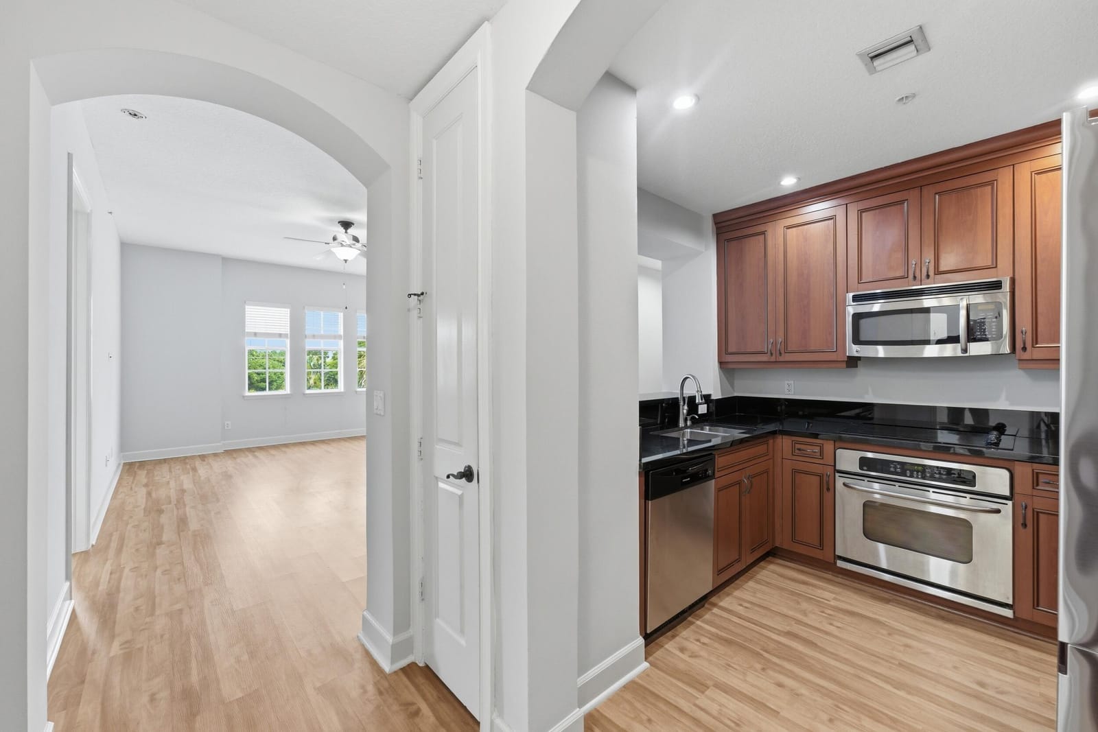 200 NE 2nd Avenue 316 — photo 4