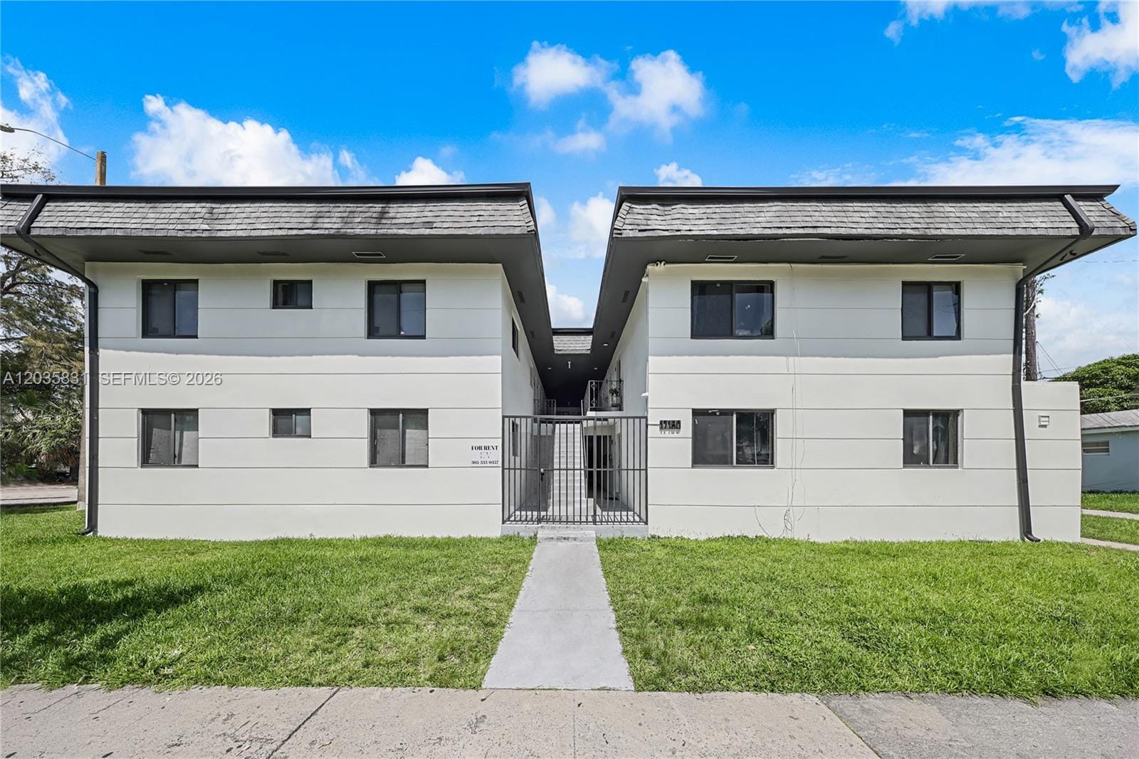 17150 NE 23rd Avenue 3 — photo 1