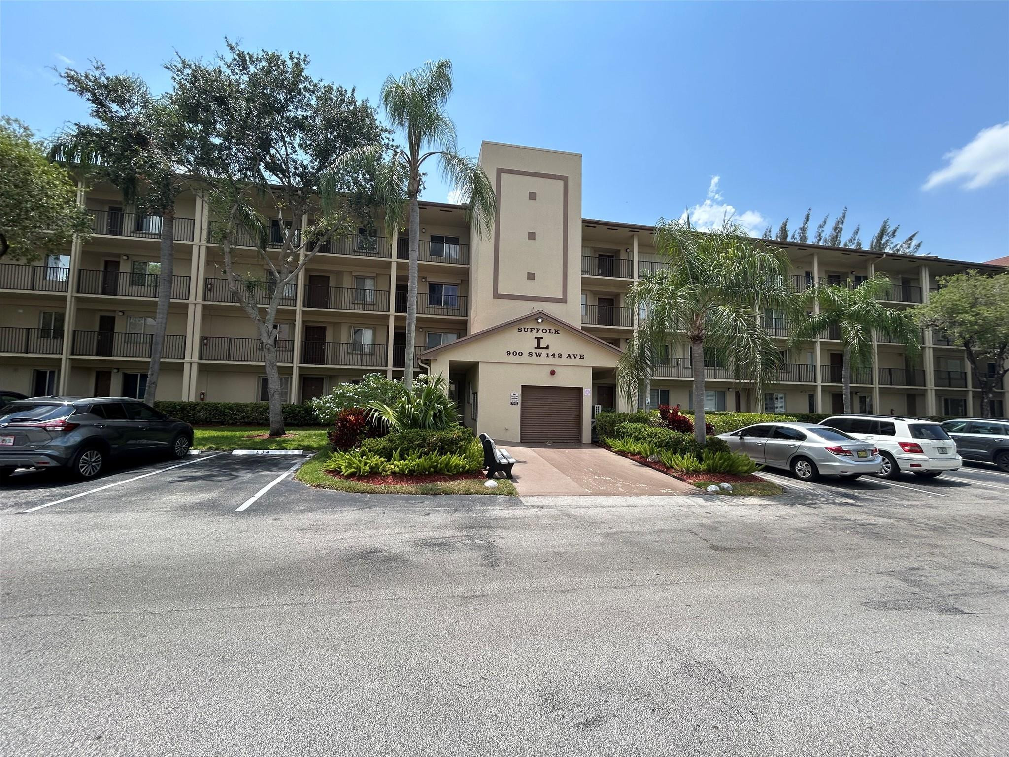 900 SW 142nd Avenue 202l, Pembroke Pines, FL 33027, Pembroke Pines