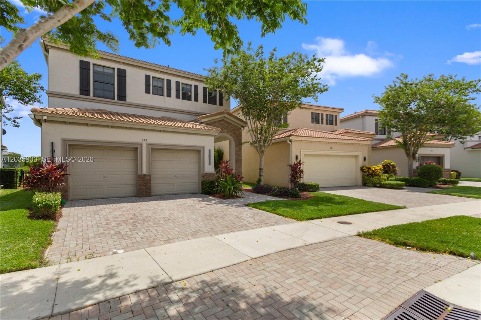 612 NE 193rd Street, Miami, FL 33179 photo 2
