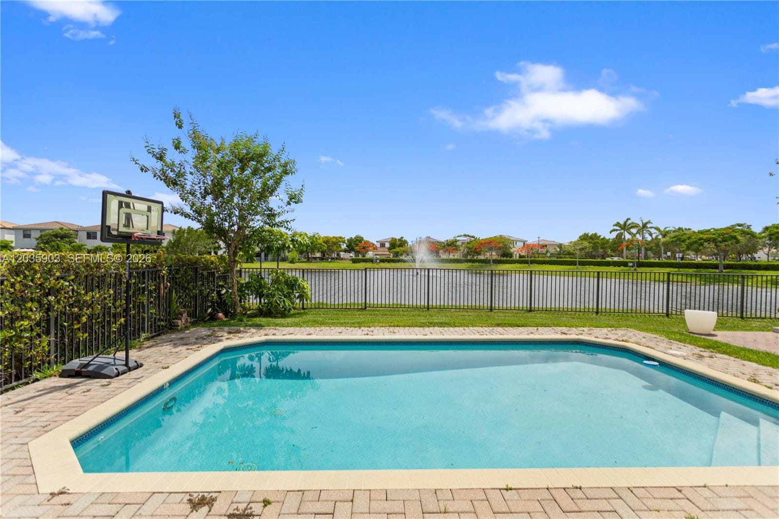 612 NE 193rd Street, Miami, FL 33179 photo 4