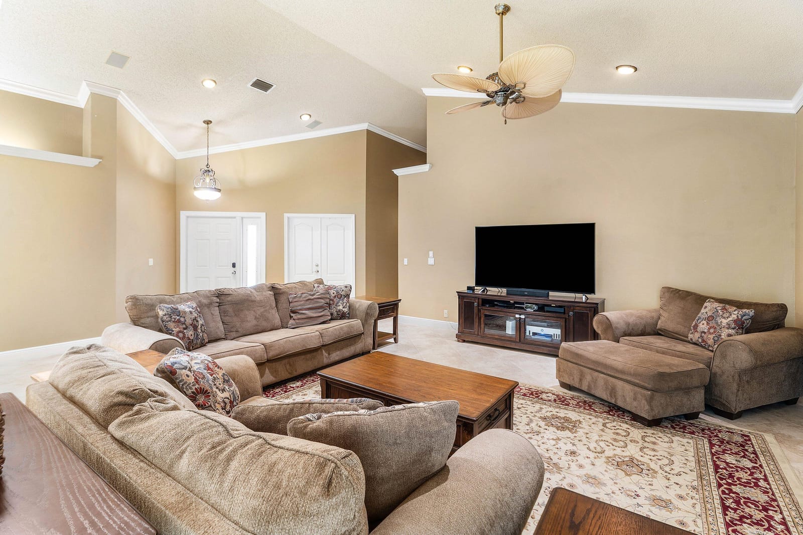9101 Baybury Lane — photo 2