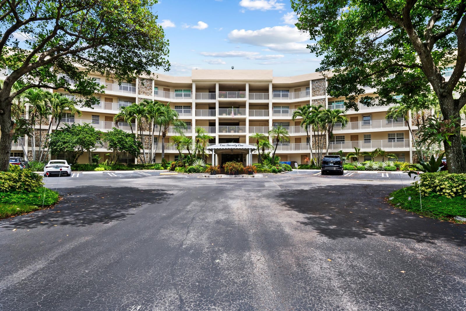 800 Cypress Grove Drive 211, Pompano Beach, FL 33069 photo 1