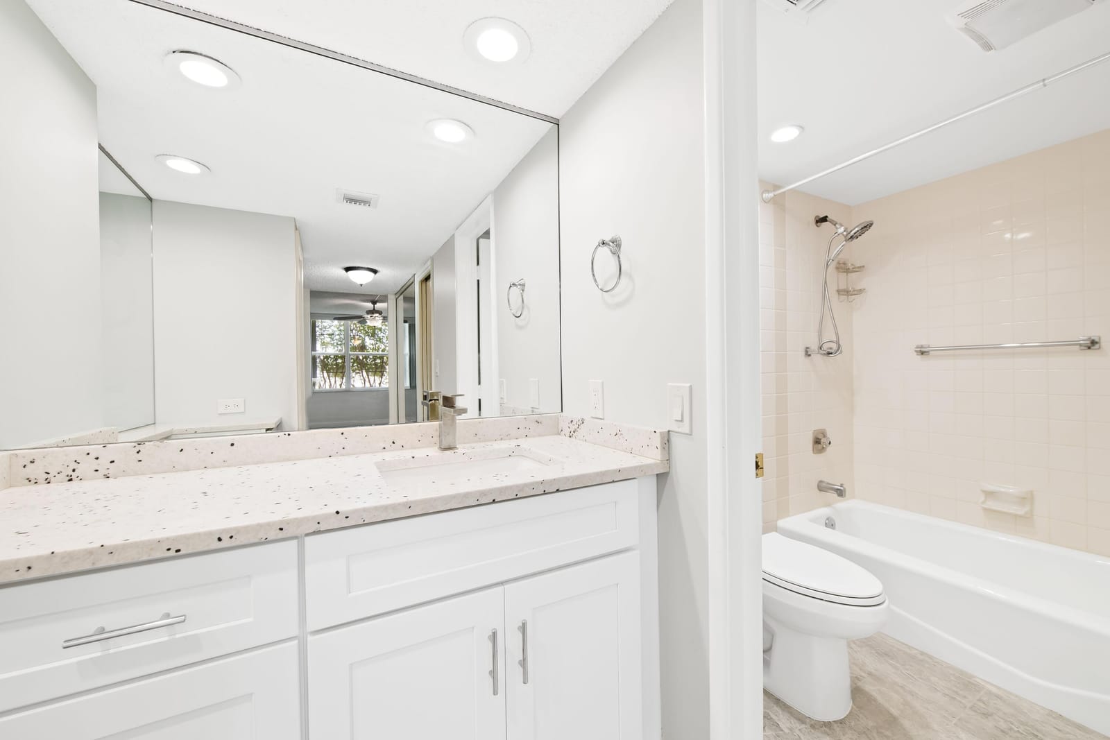 800 Cypress Grove Drive 211, Pompano Beach, FL 33069 photo 12