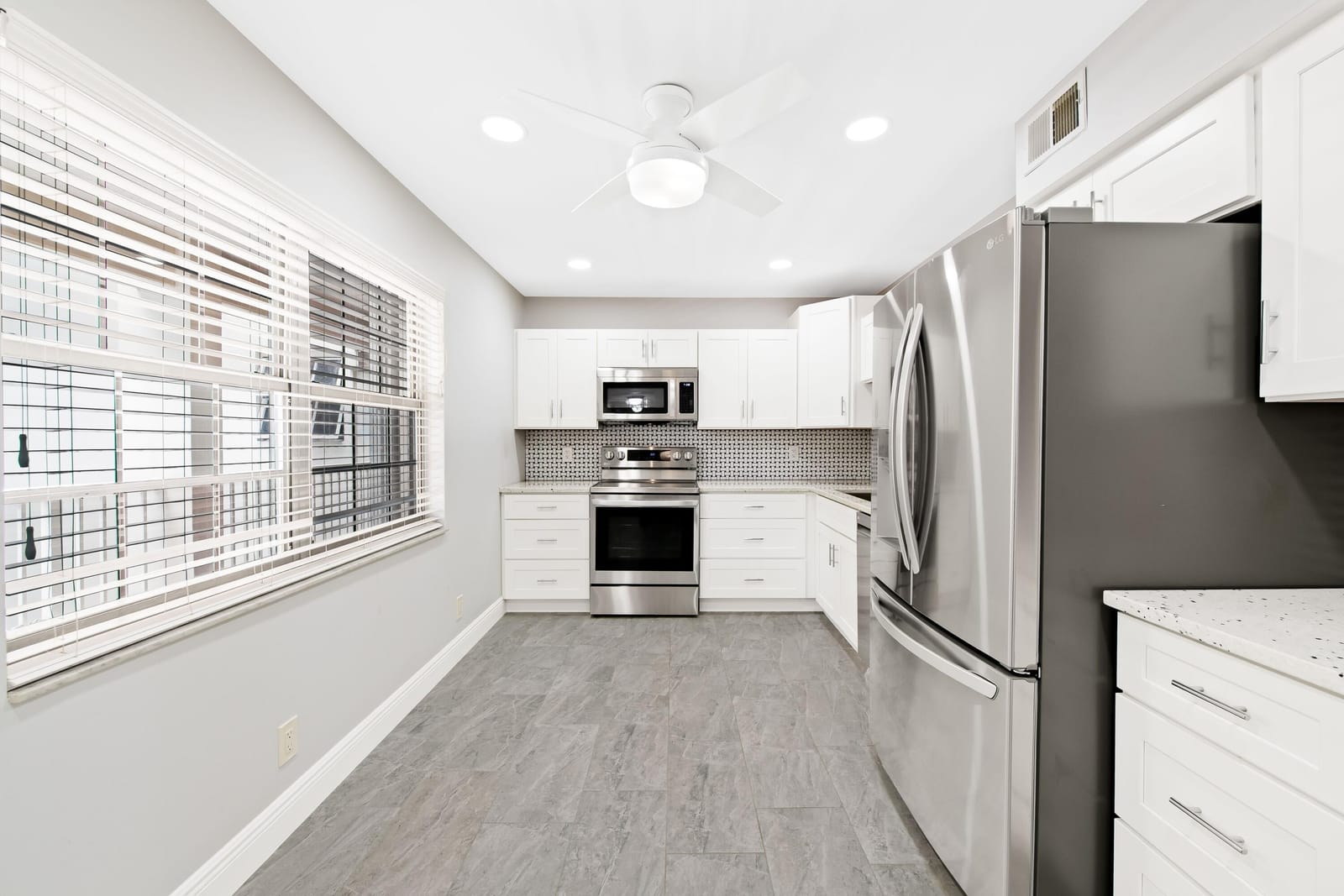 800 Cypress Grove Drive 211, Pompano Beach, FL 33069 photo 3