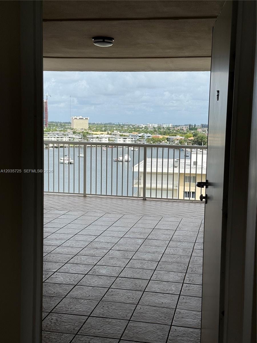 121 Golden Isles Drive 904, Hallandale Beach, FL 33009 photo 22