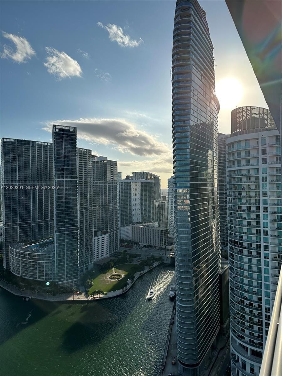 325 S Biscayne Boulevard 4119 — photo 3