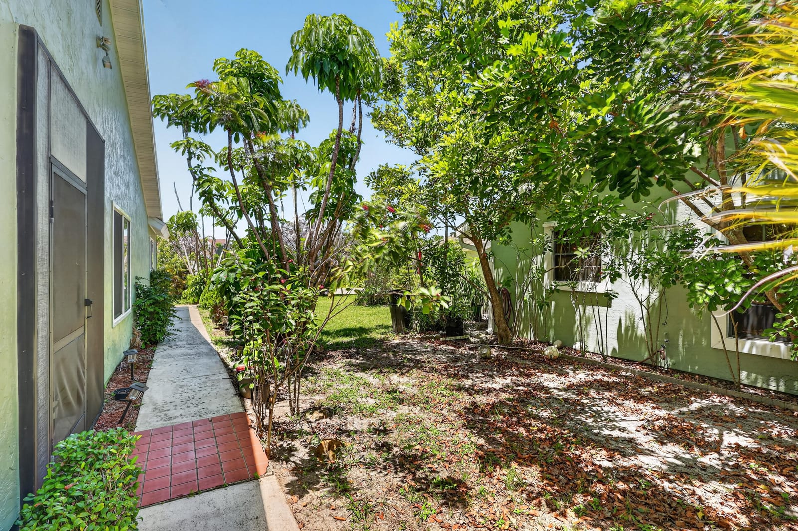 1434 SE Larkwood Circle — photo 6