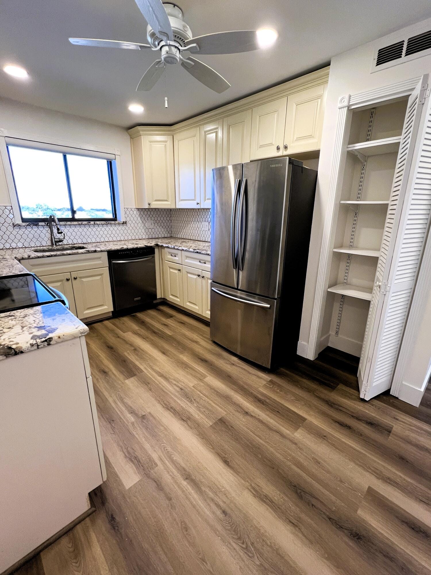 7770 Tahiti Lane 504 — photo 8