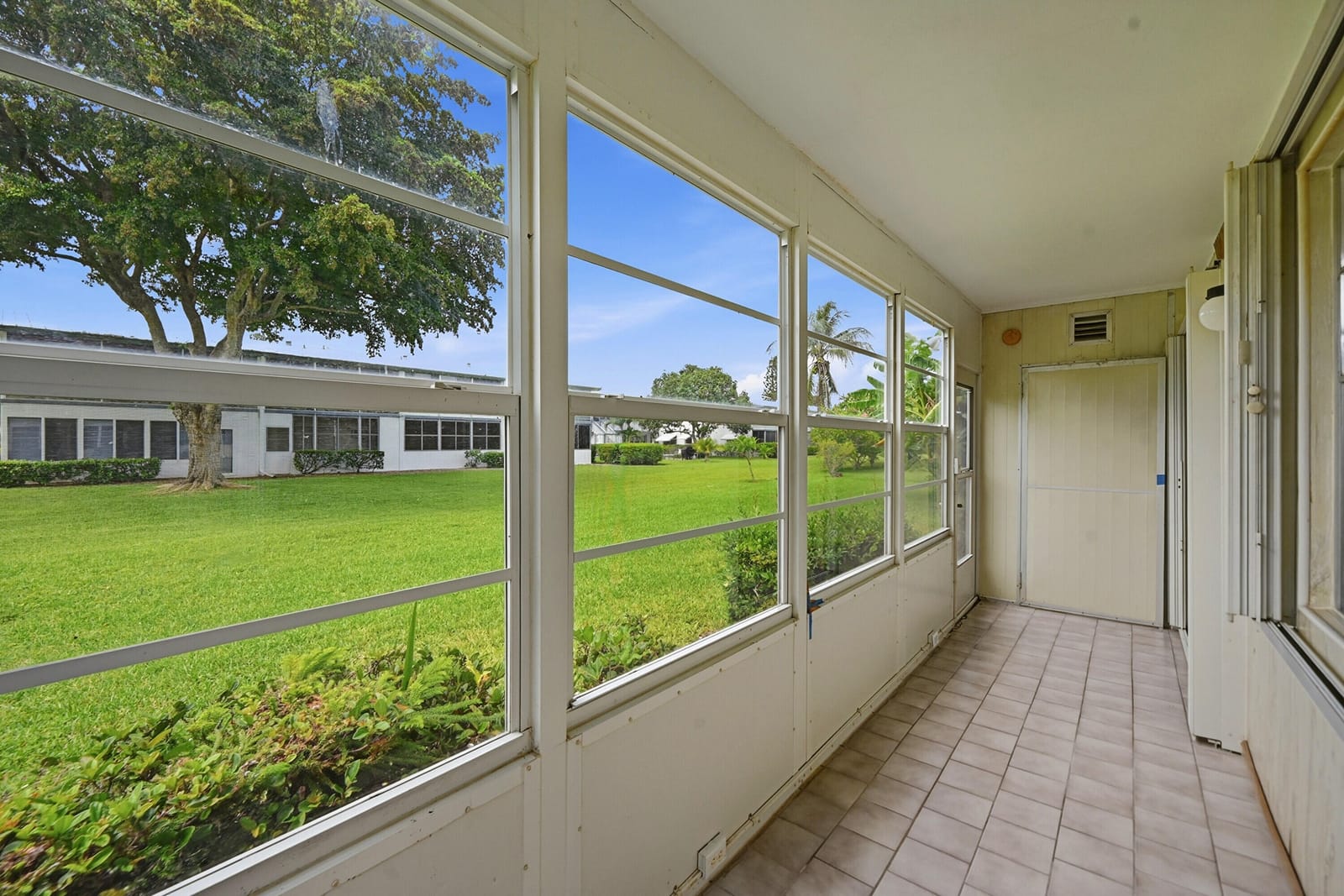 132 Cambridge F, West Palm Beach, FL 33417 photo 20