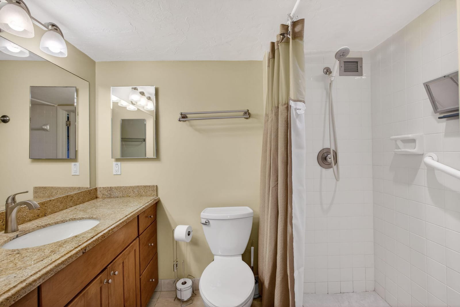 145 S Ocean Avenue 219, Palm Beach Shores, FL 33404 photo 15