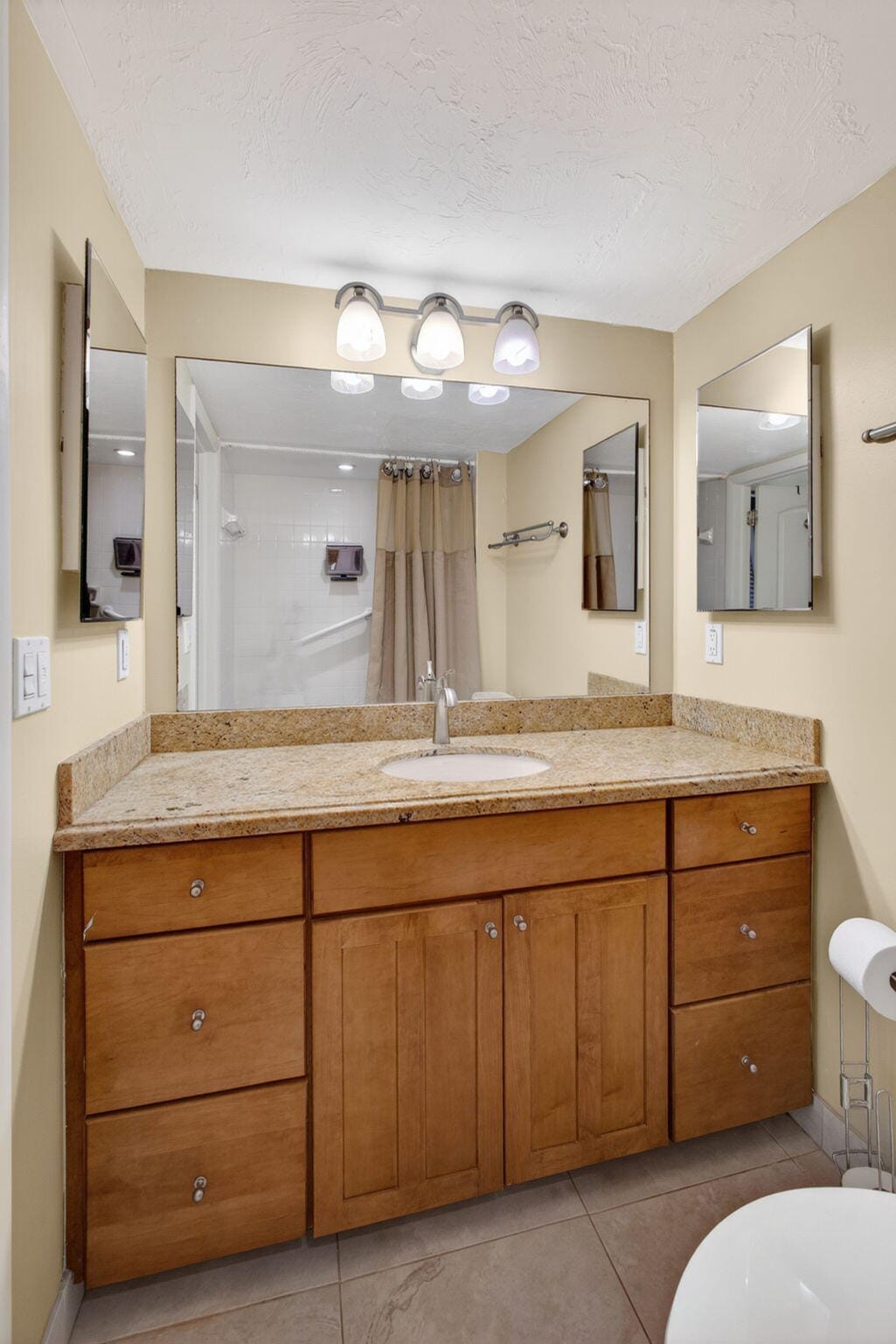 145 S Ocean Avenue 219, Palm Beach Shores, FL 33404 photo 18