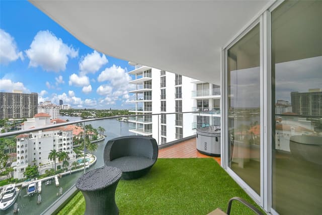 19707 Turnberry Way 17A, Aventura, FL 33180