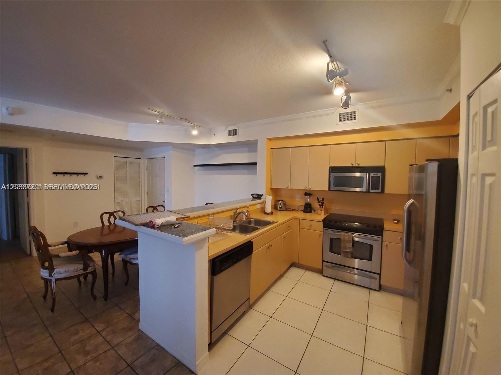 6801 SW 44th Street 203 — photo 7