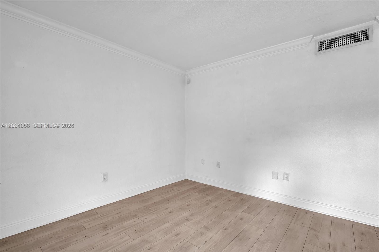 3245 Virginia Street 24 — photo 3