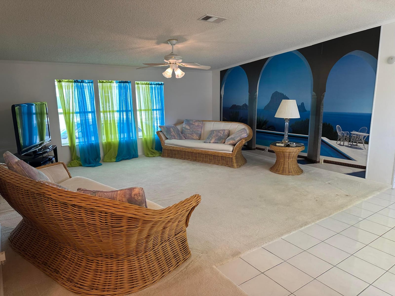 555 Tropical Isles Circle — photo 4