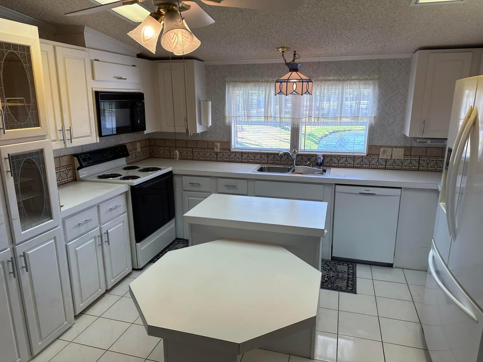 555 Tropical Isles Circle — photo 5