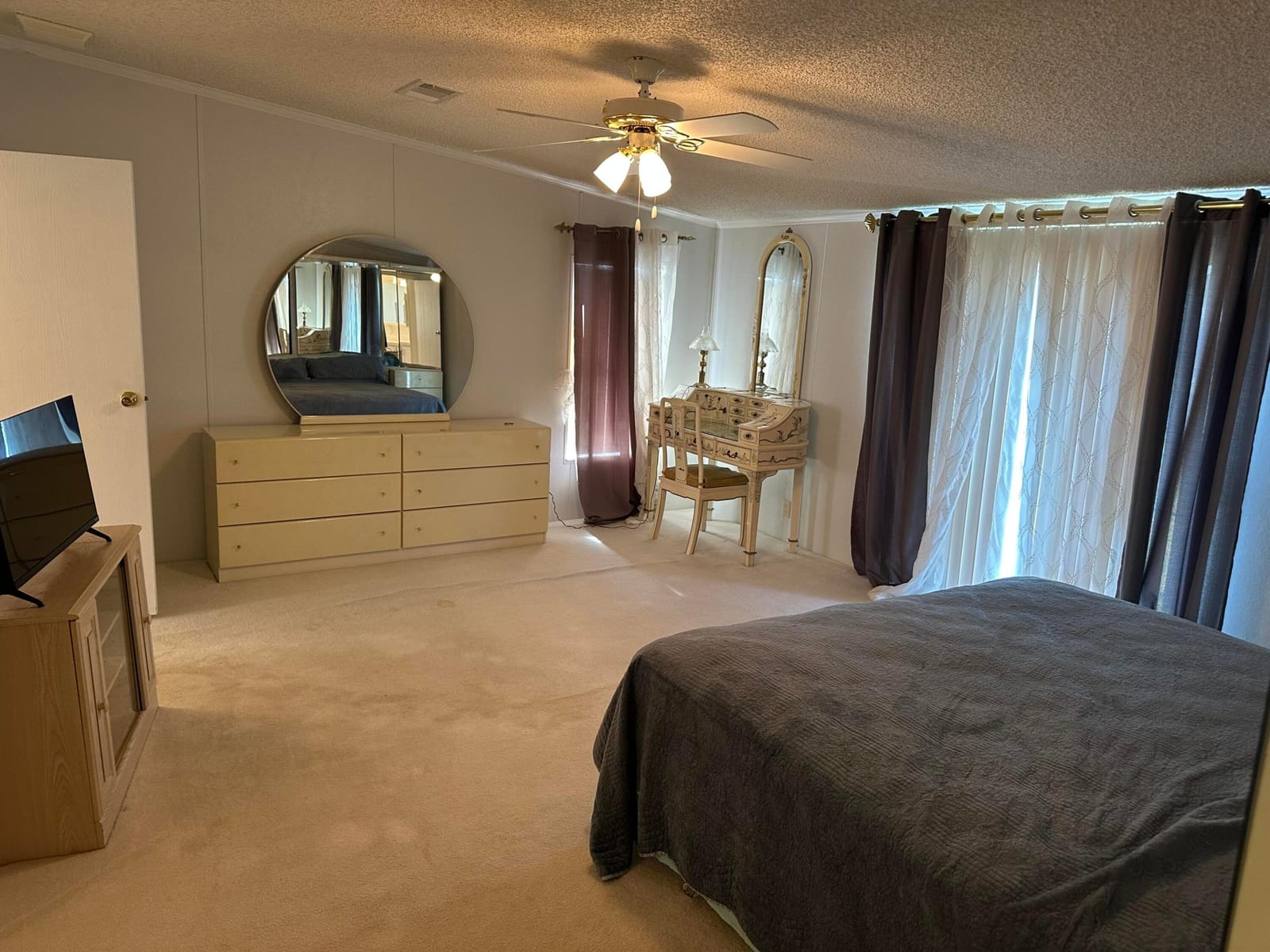 555 Tropical Isles Circle — photo 9