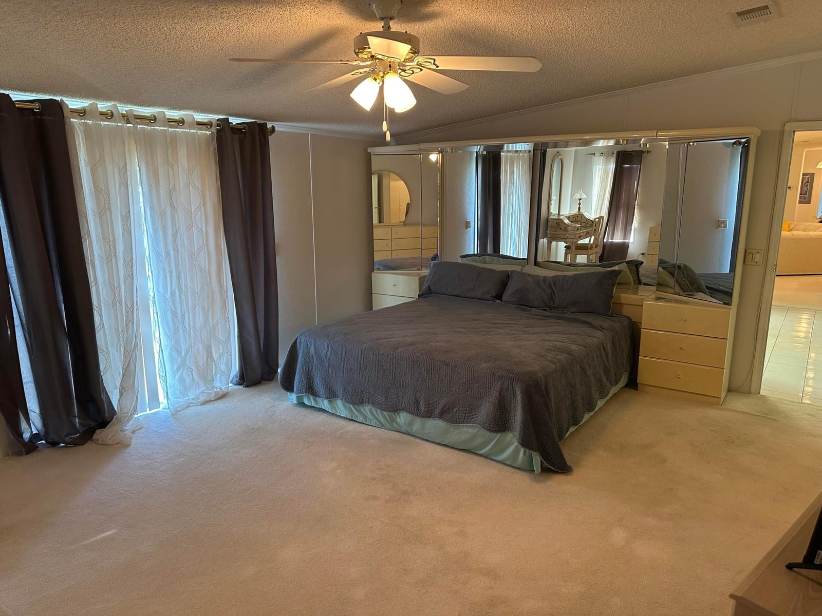 555 Tropical Isles Circle — photo 10