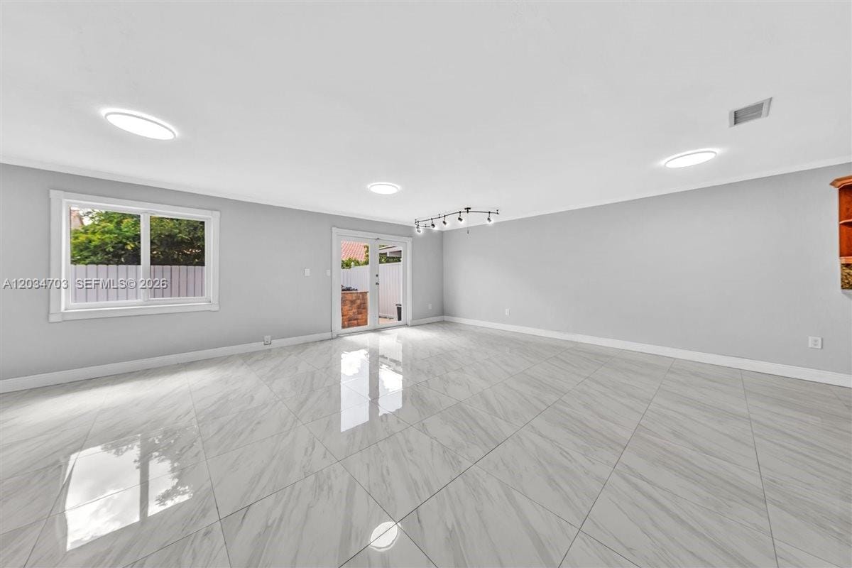 5445 W 27th Lane, Hialeah, FL 33016 photo 30