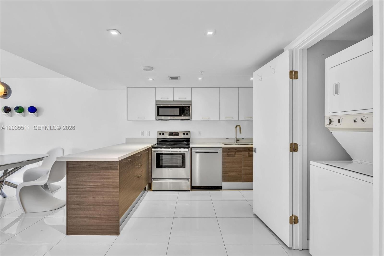9901 E Bay Harbor Drive 802 — photo 2
