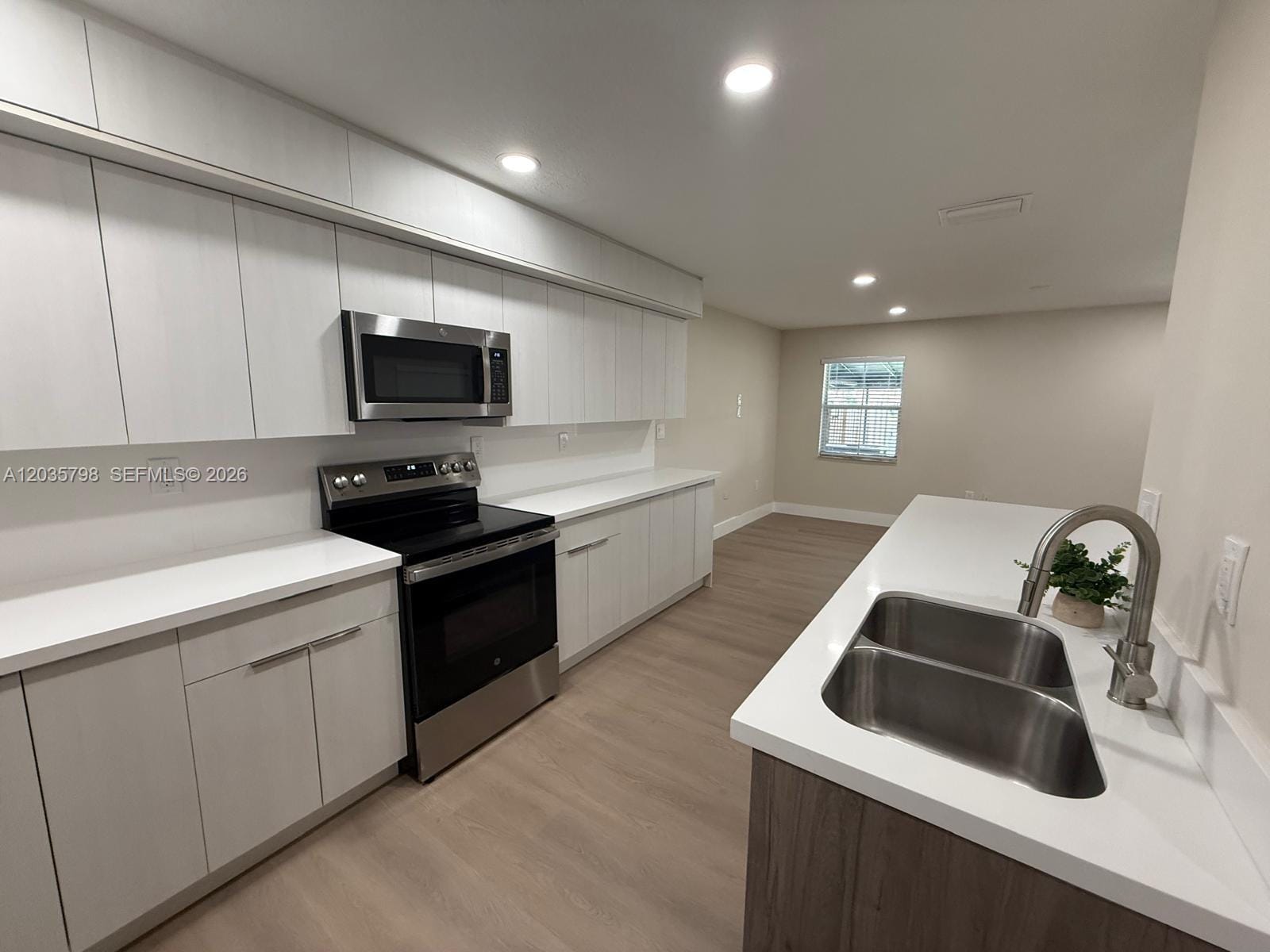 16432 SW 47th Terrace, Miami, FL 33185 photo 9