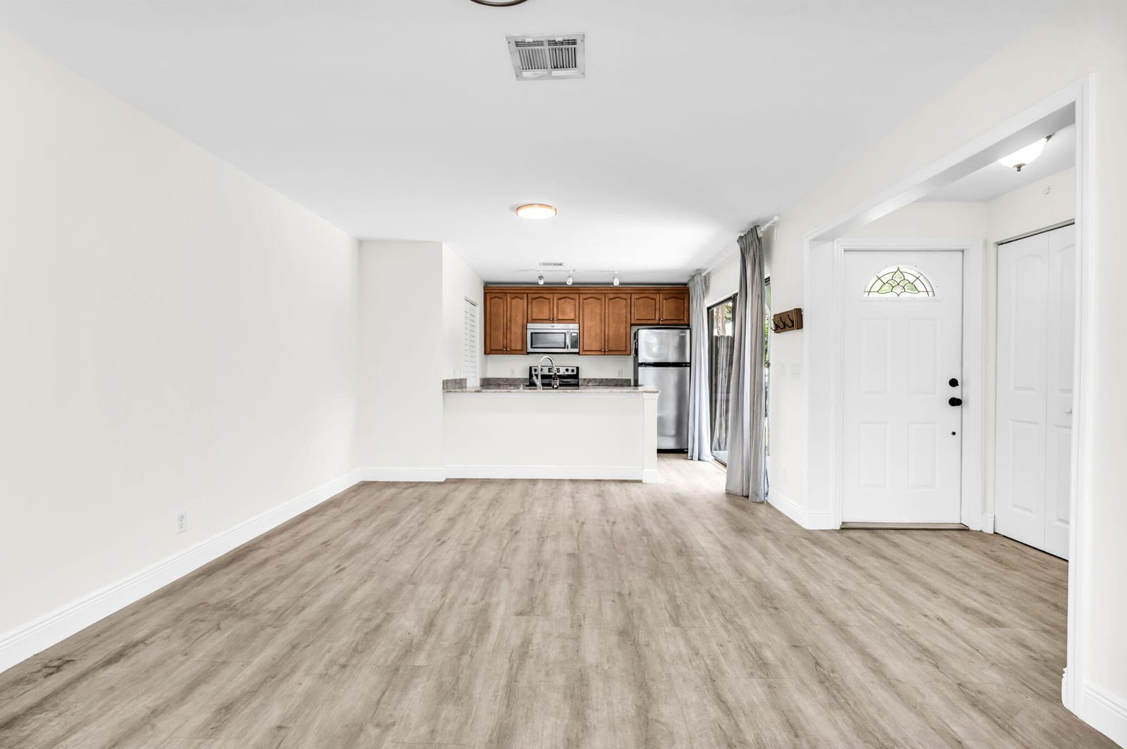 22300 Pineapple Walk Drive — photo 8