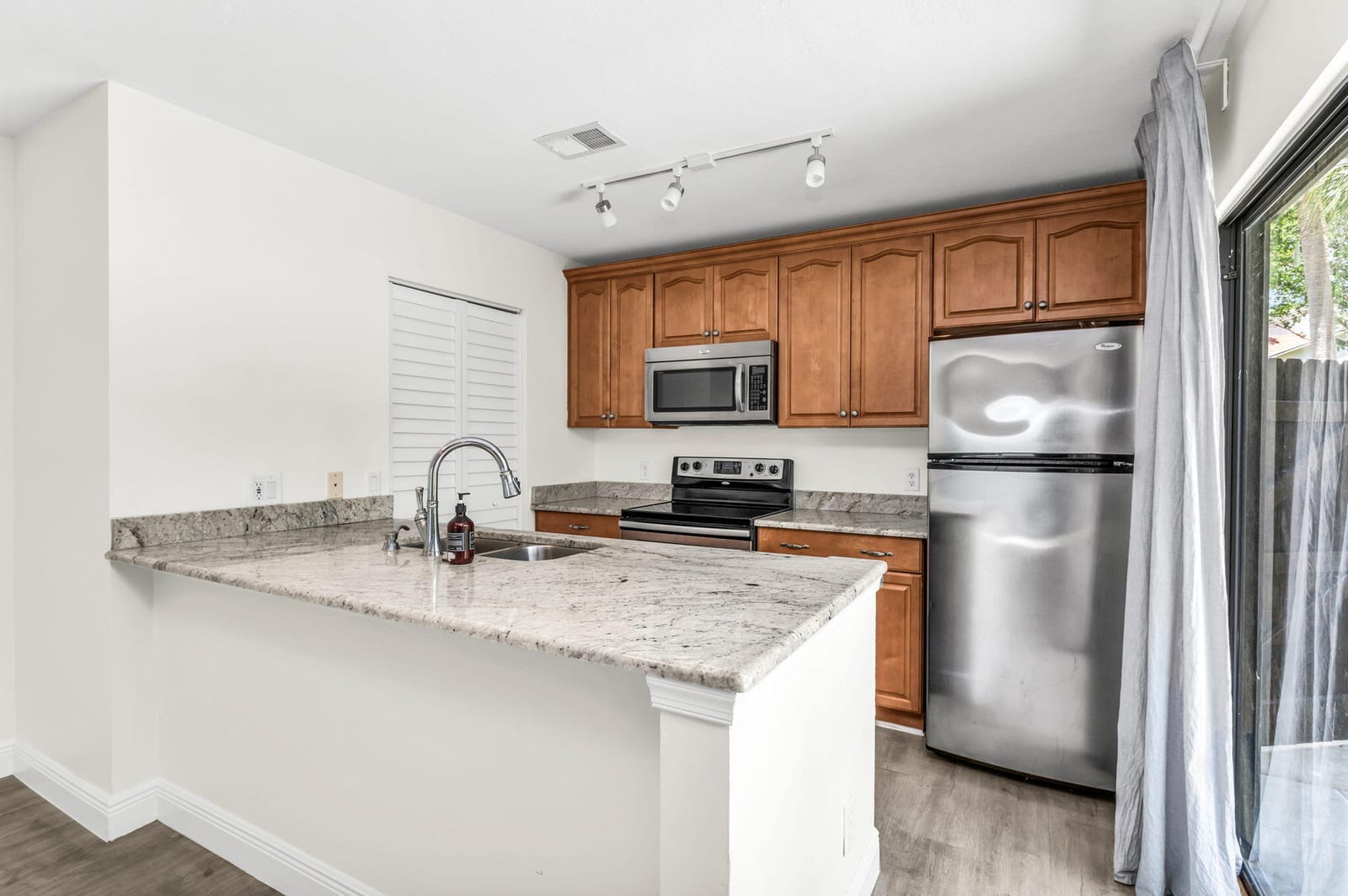 22300 Pineapple Walk Drive — photo 10