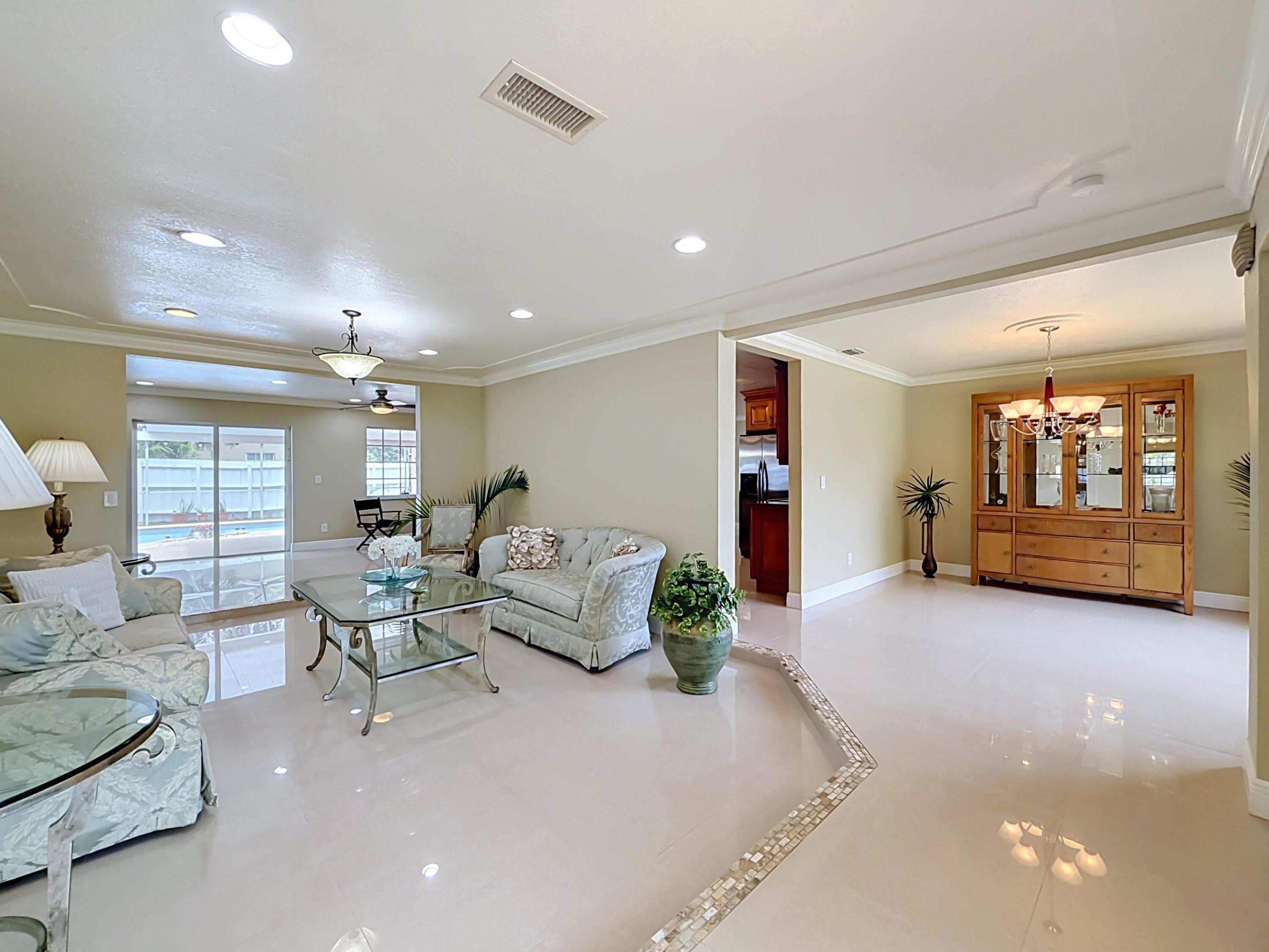 851 E Plantation Circle — photo 3