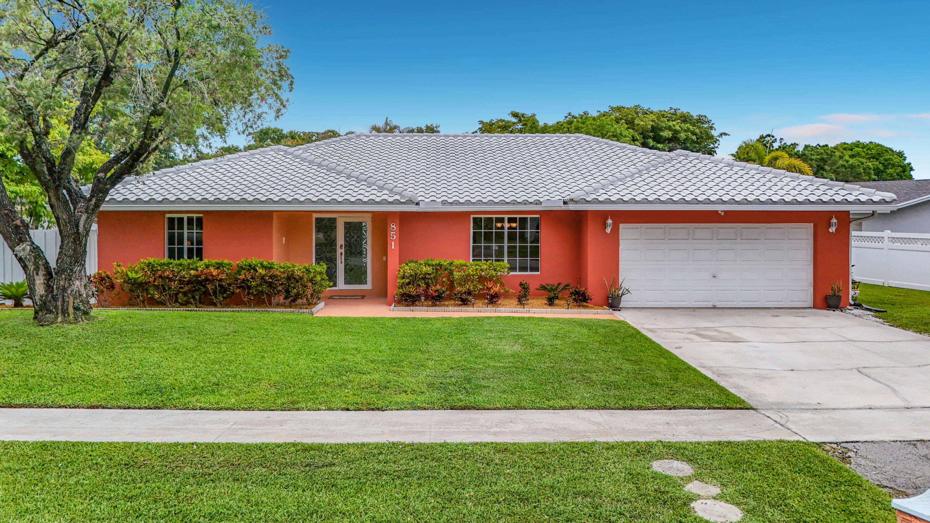 851 E Plantation Circle, Plantation, FL 33324, Plantation