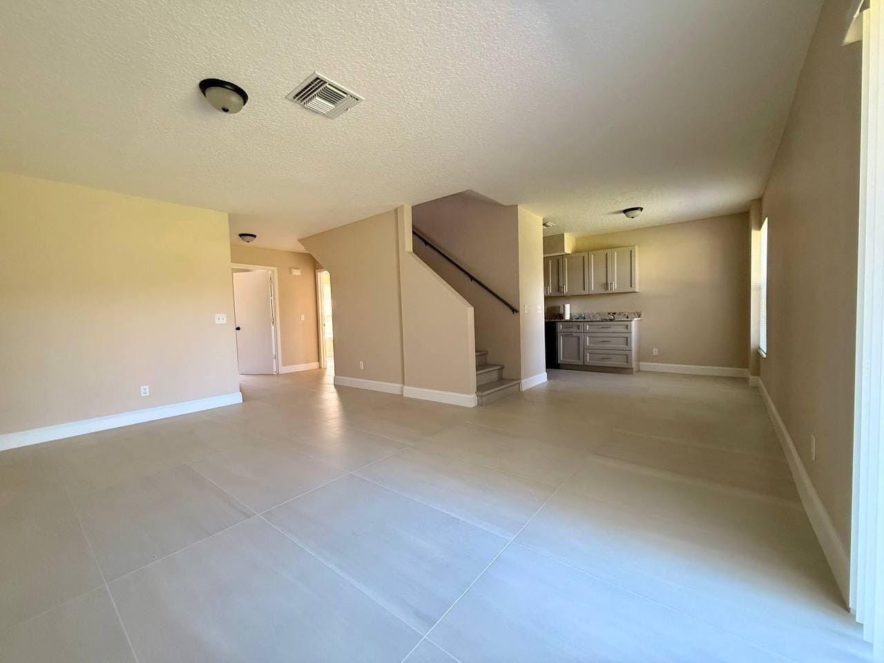 1031 Goldenrod Road — photo 3