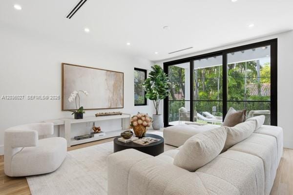 555 Catalonia Avenue — photo 7