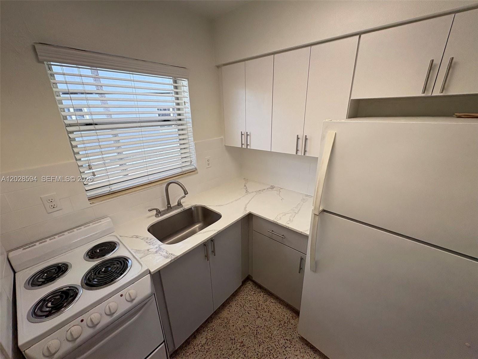 320 W 10th Street 3 — photo 6