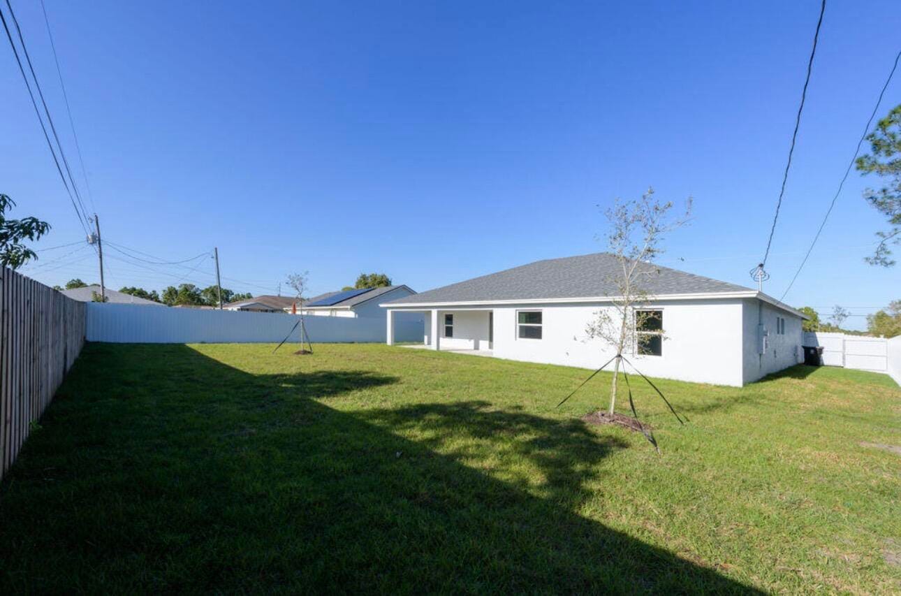 2372 SW Import Drive 2372 — photo 12