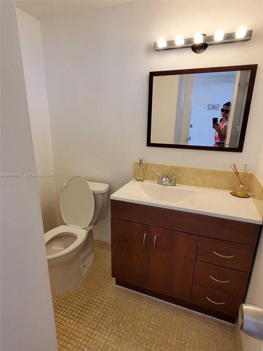 7900 Tatum Waterway Drive 502, Miami Beach, FL 33141 photo 23
