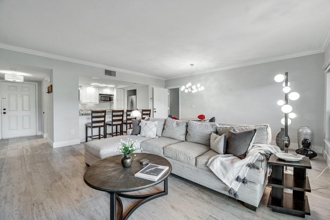 11863 Wimbledon Circle 445, Wellington, FL 33414, Wellington