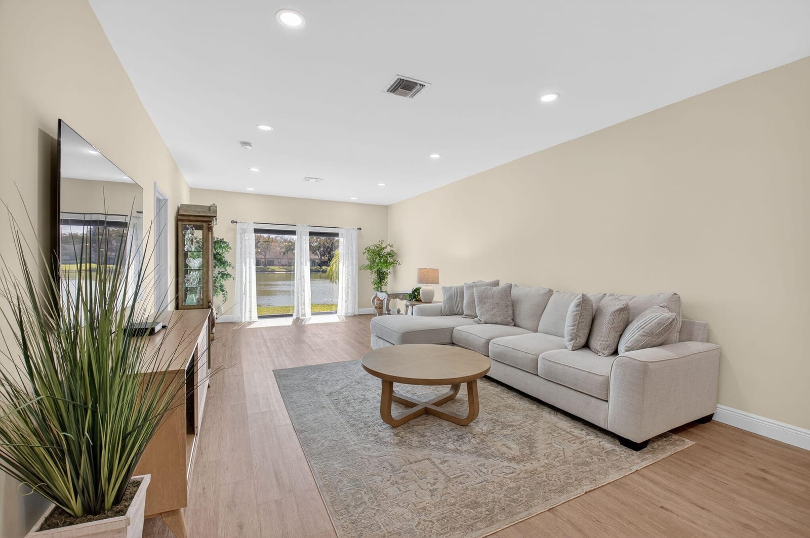 8350 Springlake Drive — photo 3