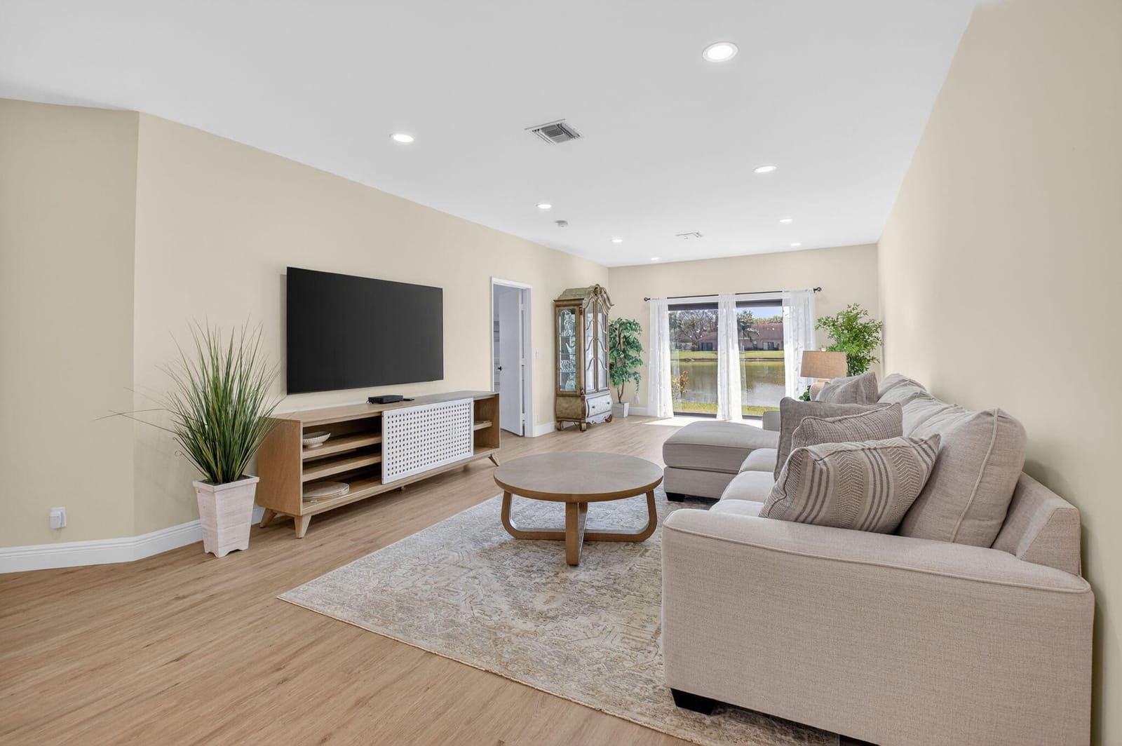 8350 Springlake Drive — photo 9