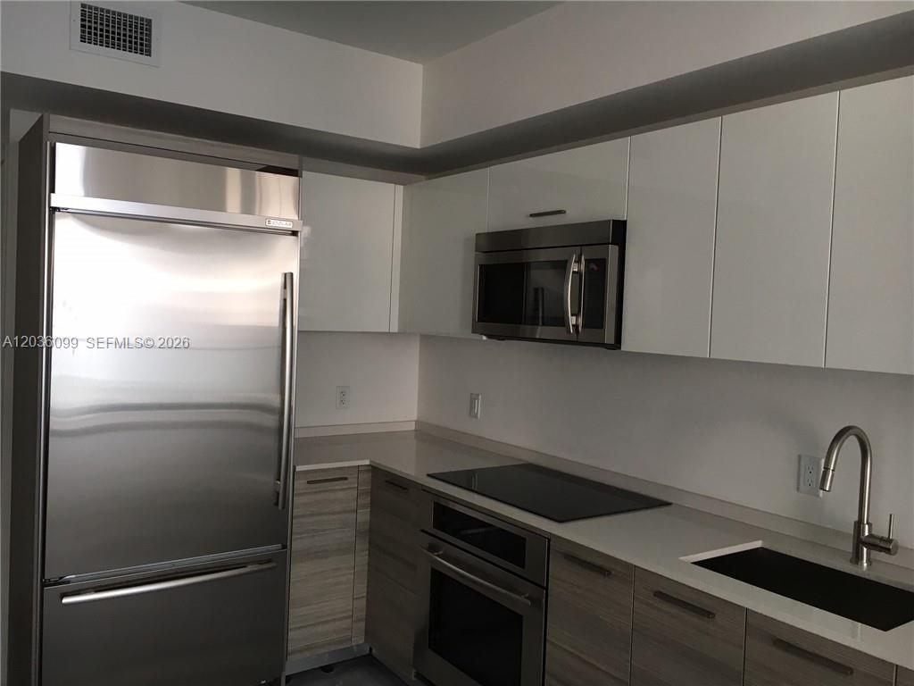 1300 Brickell Bay Drive 710, Miami, FL 33131, Miami