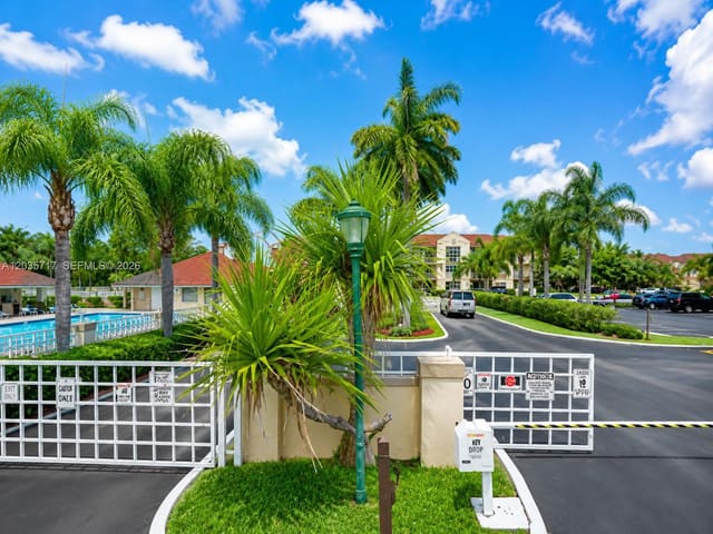 18840 NW 57th Avenue 302, Hialeah, FL 33015