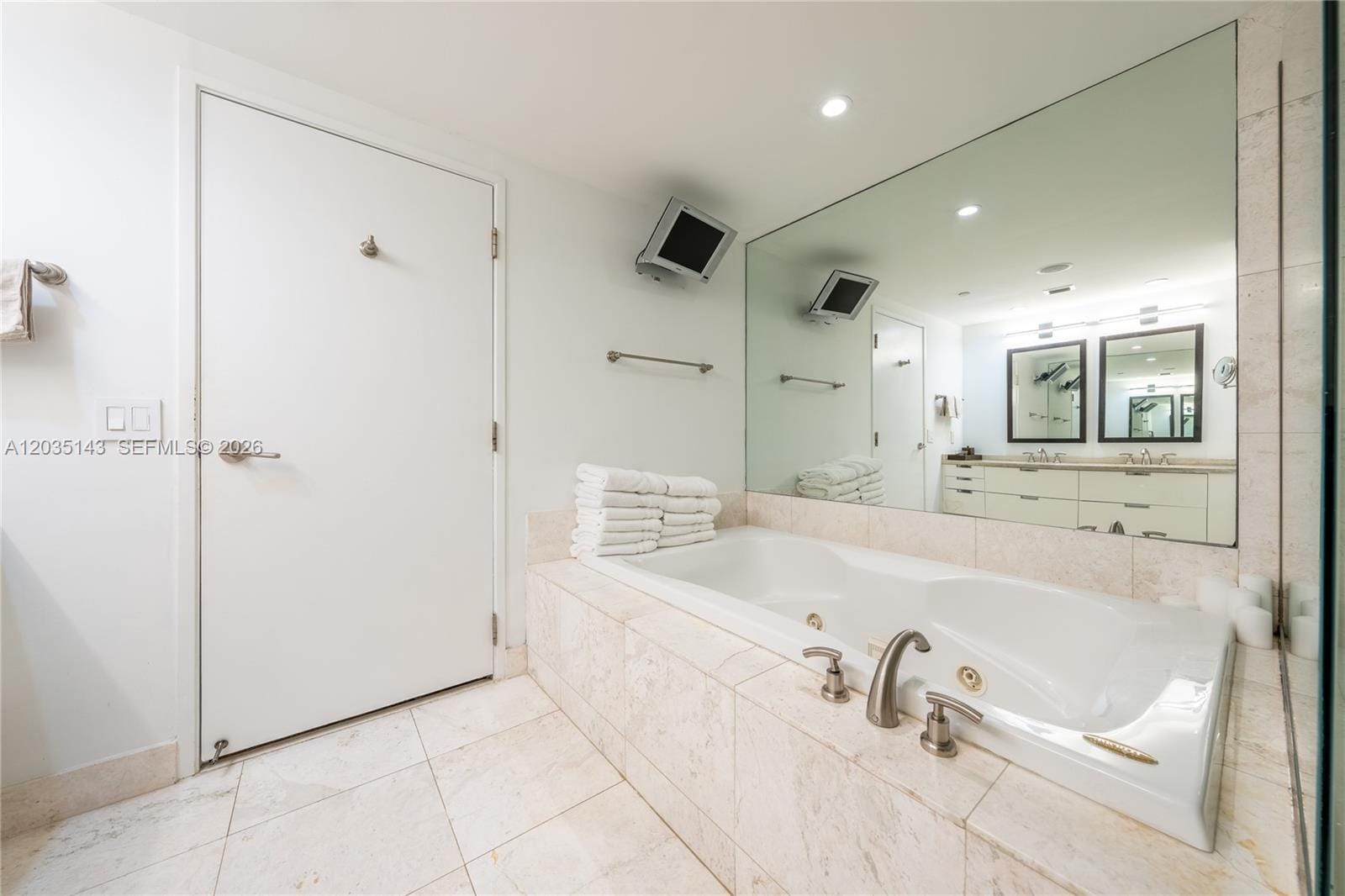 9401 Collins Avenue 403 — photo 7