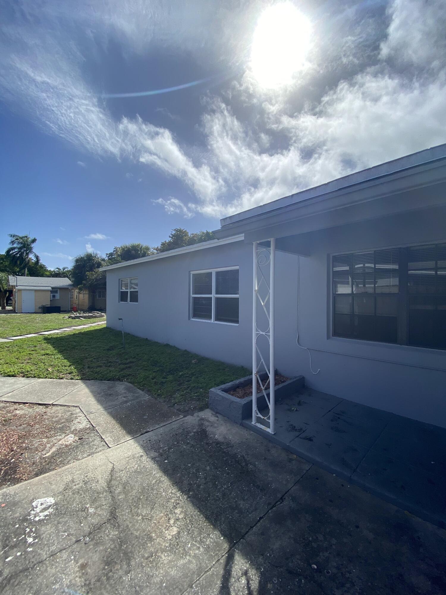 3716 Henry Avenue, West Palm Beach, FL 33405, West Palm Beach