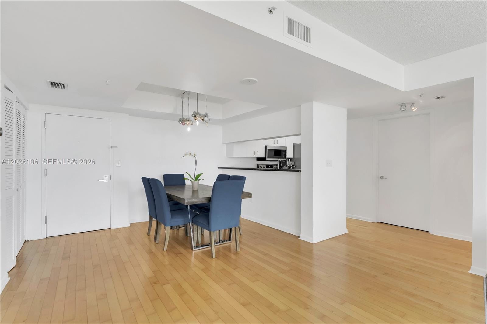 650 West Avenue 704 — photo 4