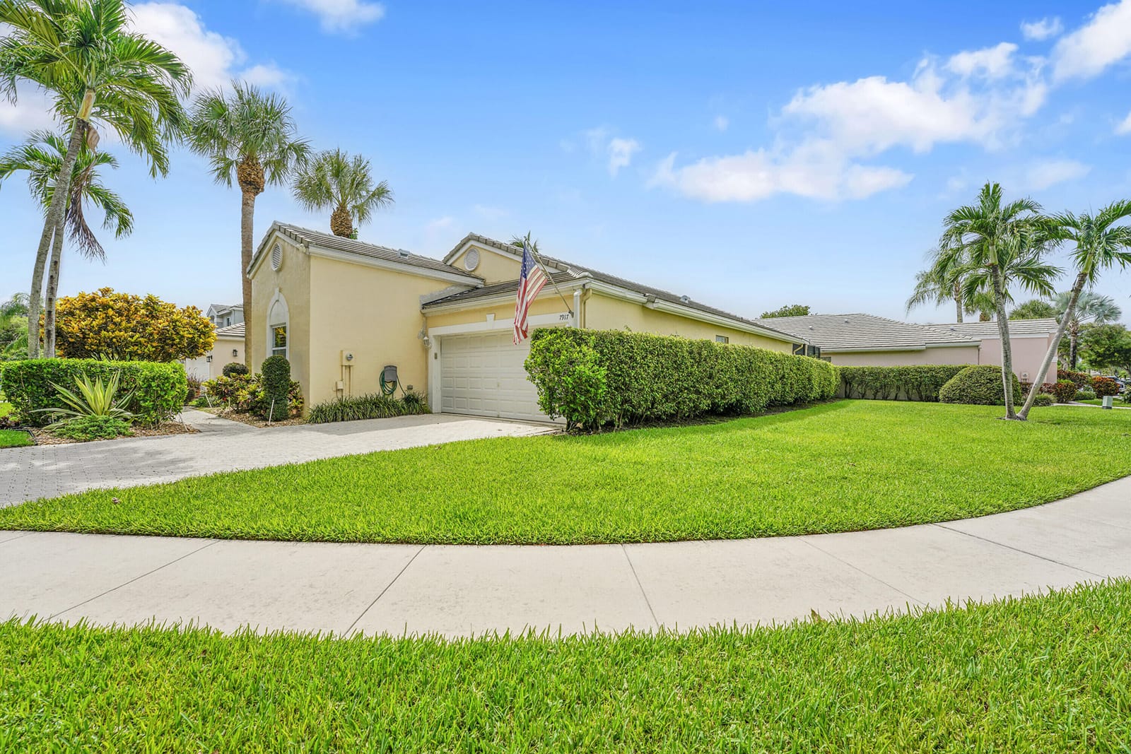 7917 Travlers Tree Drive — photo 4
